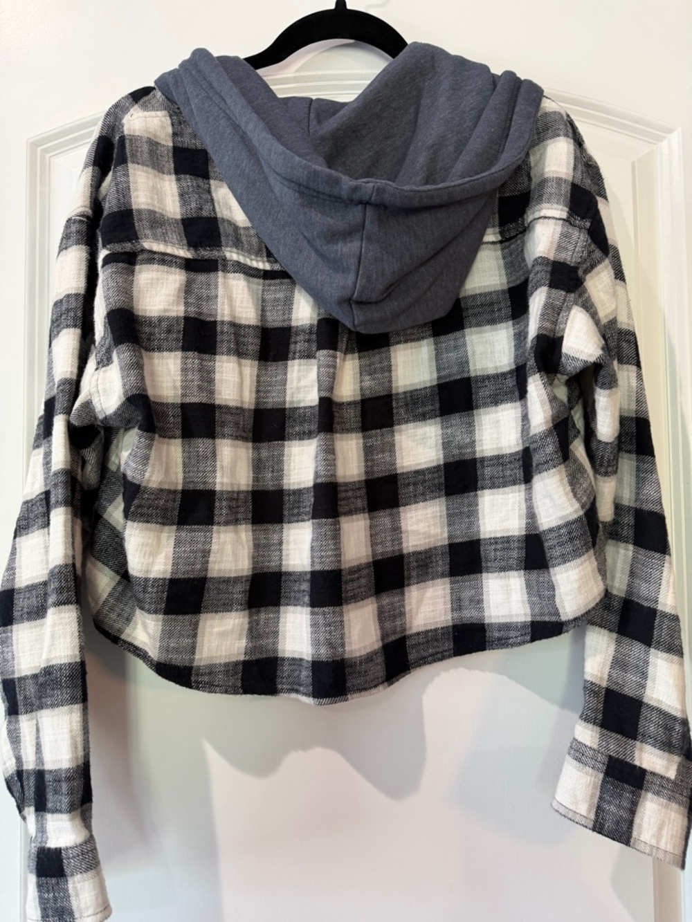 American Eagle Navy & Cream Plaid Hooded Grunge Cropped Shacket - Picture 3 of 10